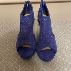 Blue wedges
